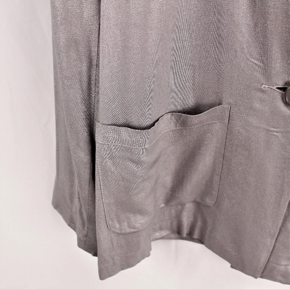 H&M Women Blazer Size 6 !